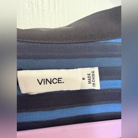 Vince 100% Silk Blue Tie Dye Blouse Long Sleeve Split Neck Top Womens M - Picture 3 of 5